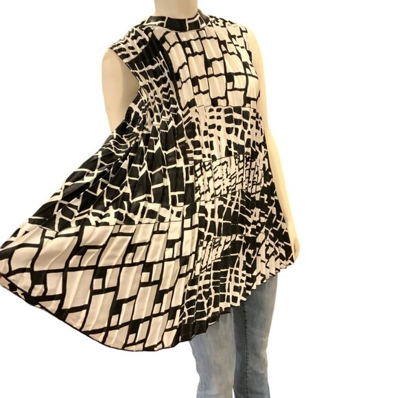 NWT Lane Bryant Accordion sleeveless women's black white top size 18/20 - Picture 4 of 8